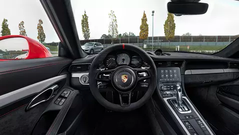 Notranjost avtomobila Porsche 911 GT3.